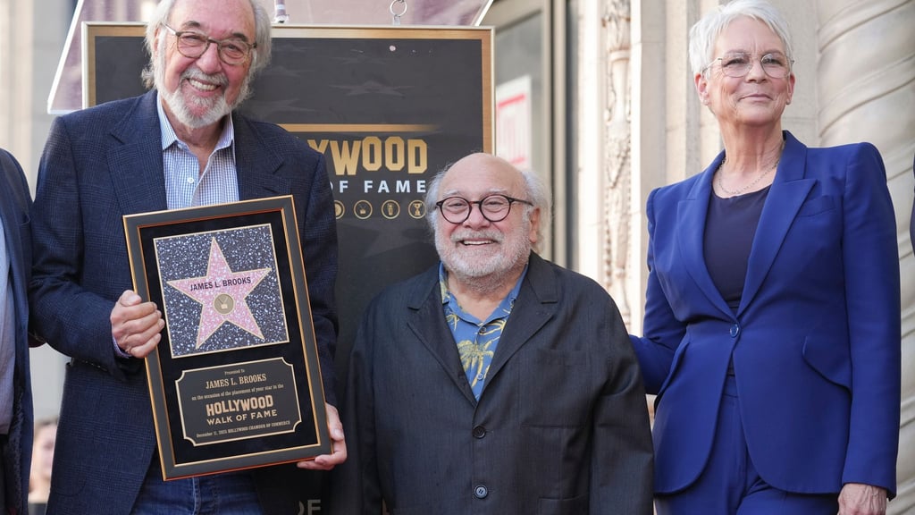 James L. Brooks ließ sich von Danny DeVito und Jamie Lee Curtis feiern.