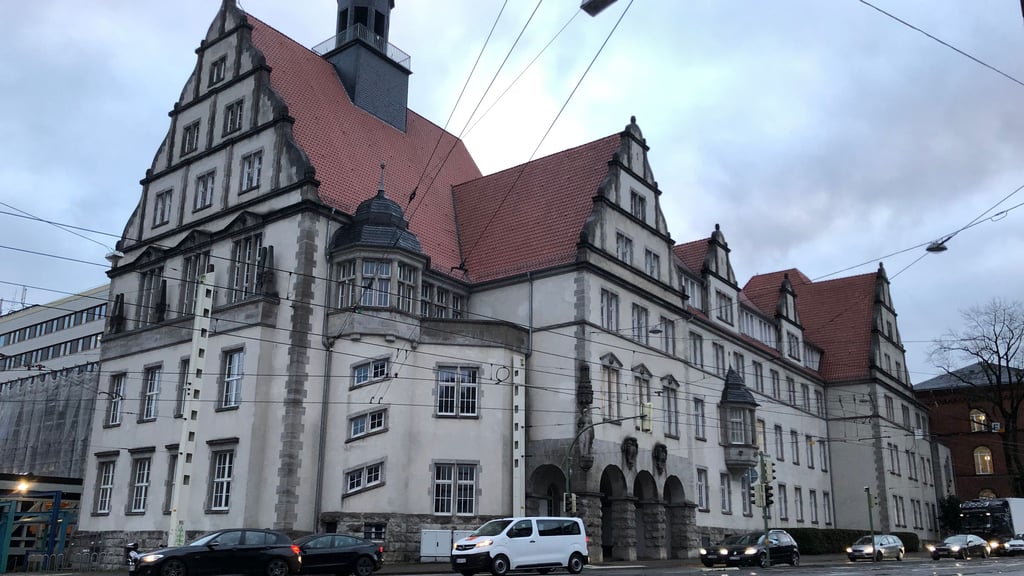 Das Landgericht in Bielefeld. Hier hatte die 14. Kleine Strafkammer Anfang 2025 das Urteil des Amtsgerichts gegen den zuletzt im Harz tätigen Richter bestätigt. 