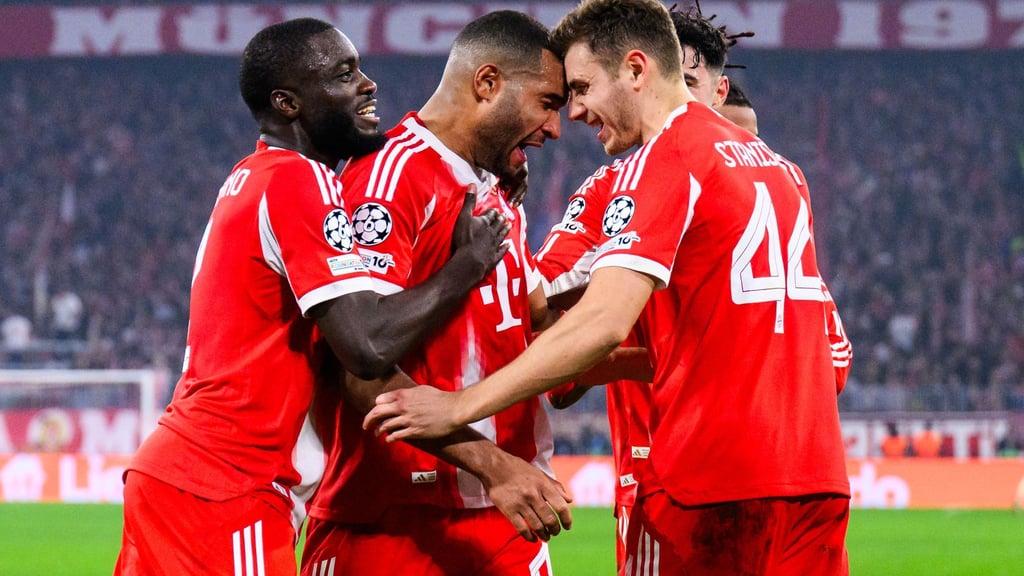 Verlängert er? Die Zukunft von Upamecano (l) ist offen. (Archivbild)