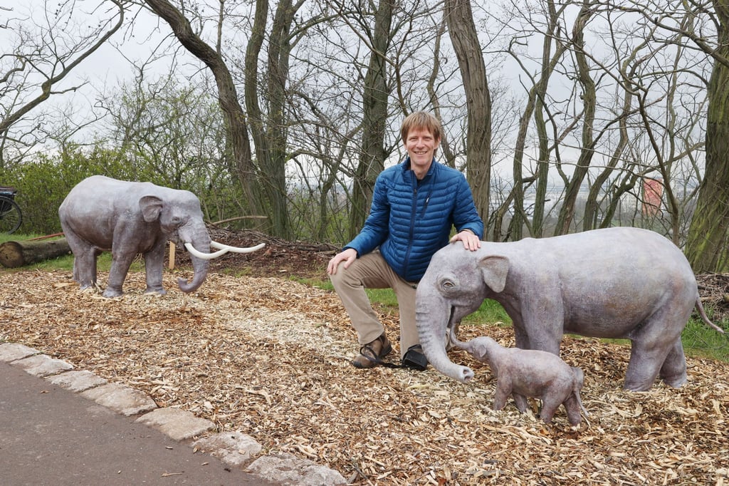 Der Künstler Thomas Lindner ist am 7. Dezember gestorben, der vielseitig engagierte geborene Dresdner prägte mit seinen Metallskulpturen das Stadtbild Erfurts und schuf auch Skulpturen für den Zoo. (Archivbild)