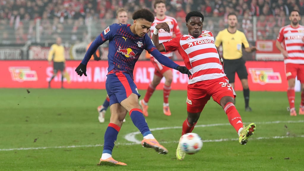 Rein die Kugel: Tidiam Gomis bei seinem ersten Treffer für RB.