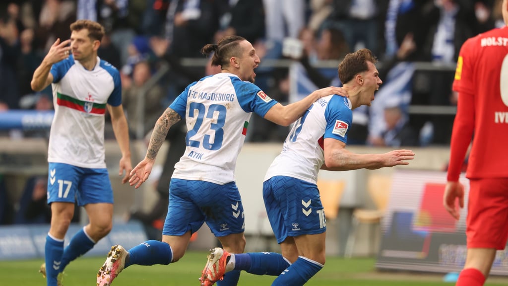Noah Pesch (rechts) glich unmittelbar nach dem Rückstand für den 1. FC Magdeburg aus.