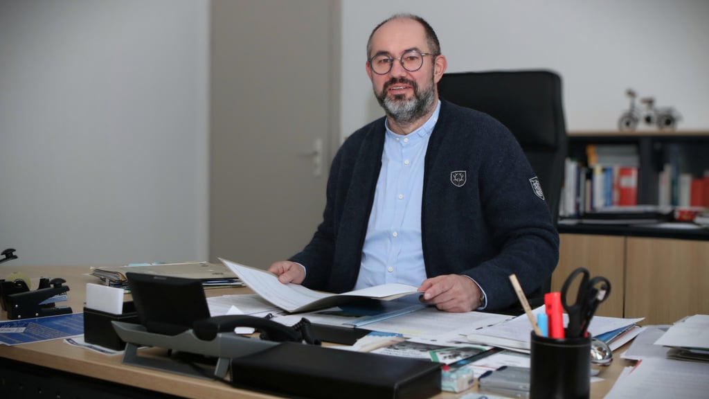 Thomas Schneider ist Bürgermeister der Stadt Südliches Anhalt. Die Verwaltung hat ab Januar wieder einen Bauamtsleiter.