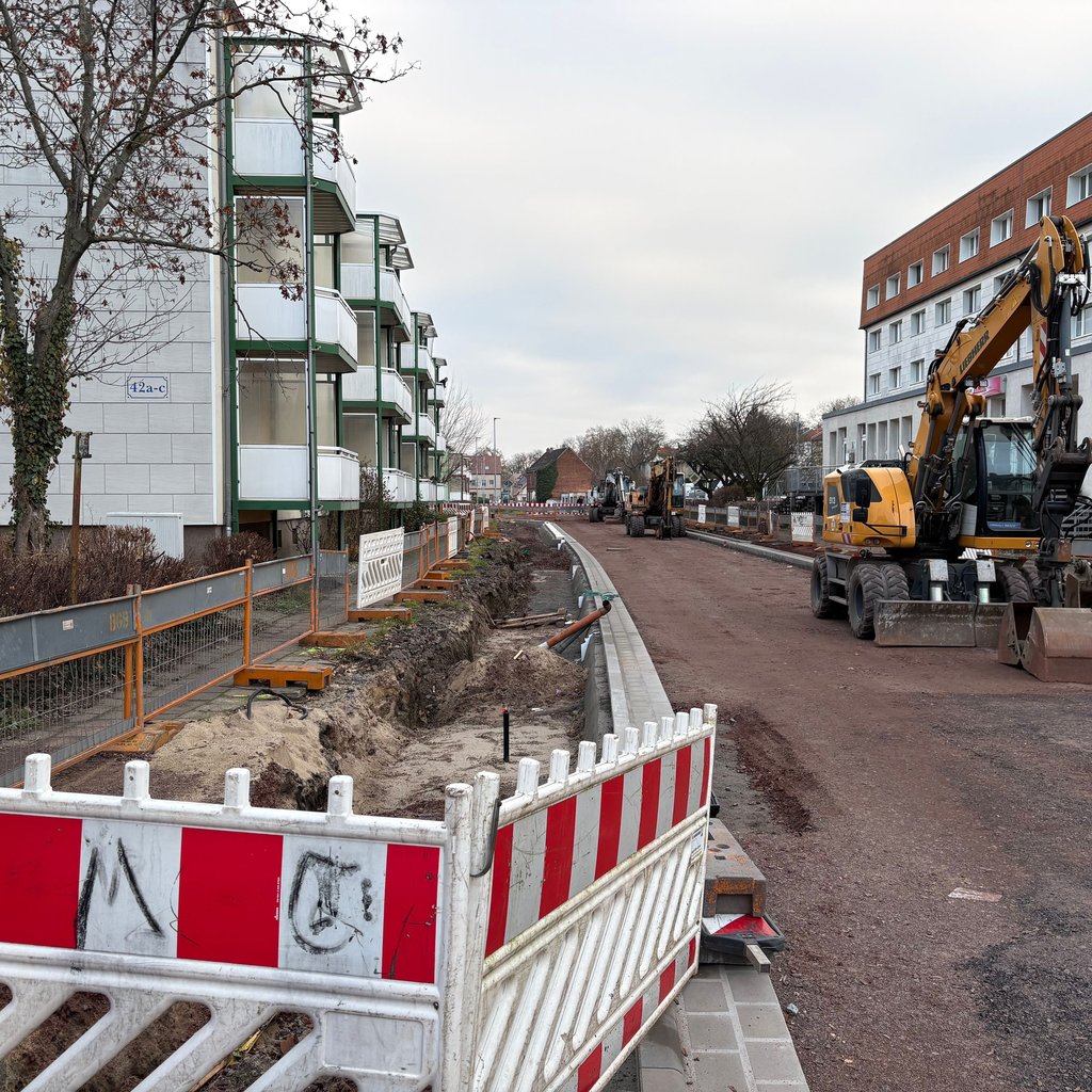 Die noch ausstehenden Asphaltarbeiten in der Holzstraße in Burg werden in den März 2026 verschoben.