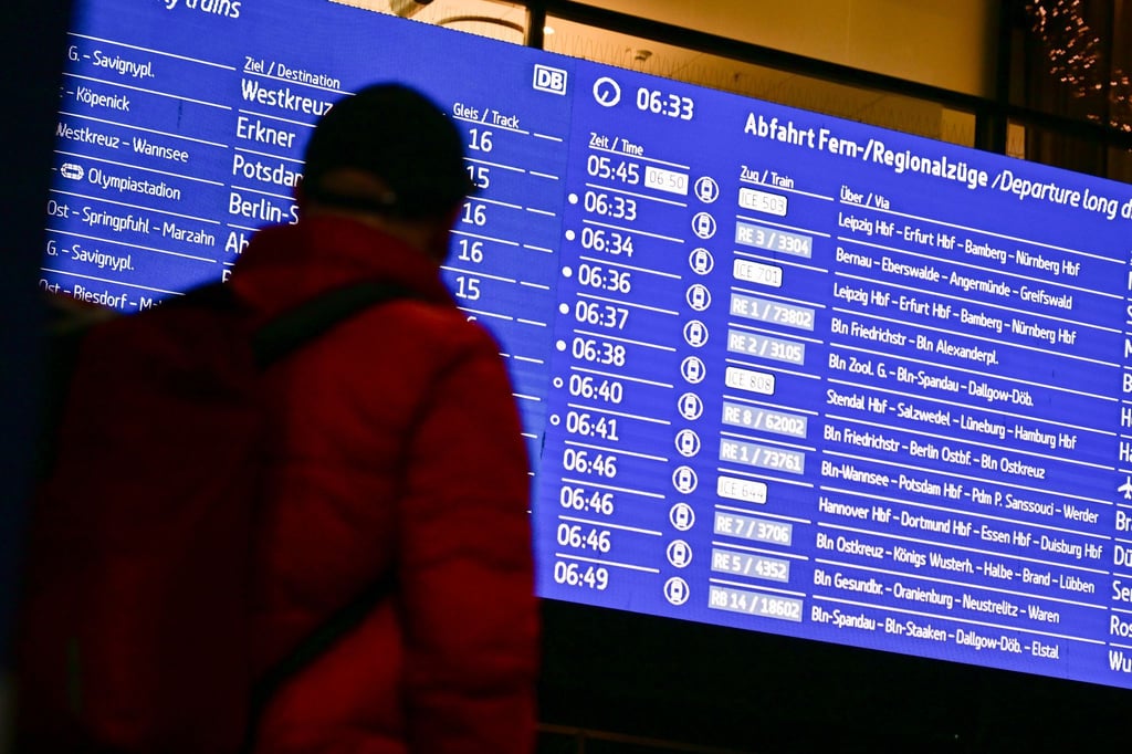 Der Fahrplanwechsel bringt ab heute für die Fahrgäste in Berlin und Brandenburg einige Änderungen mit sich. (Archivbild)