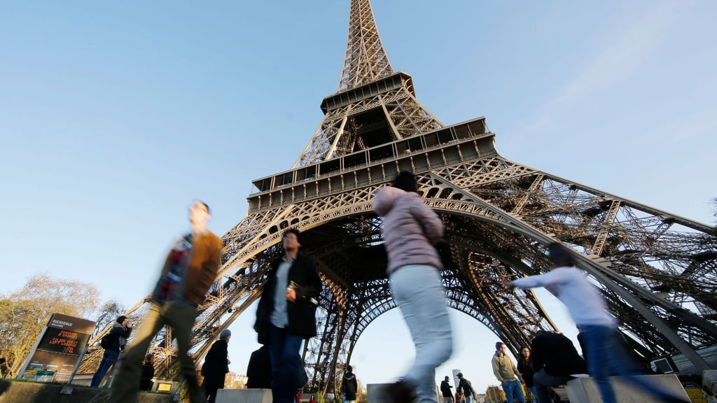 Von Halle über Erfurt in die Stadt der Liebe: Die neue ICE-Linie soll die beiden ostdeutschen Städte direkt mit Paris verbinden. (Archivbild)
