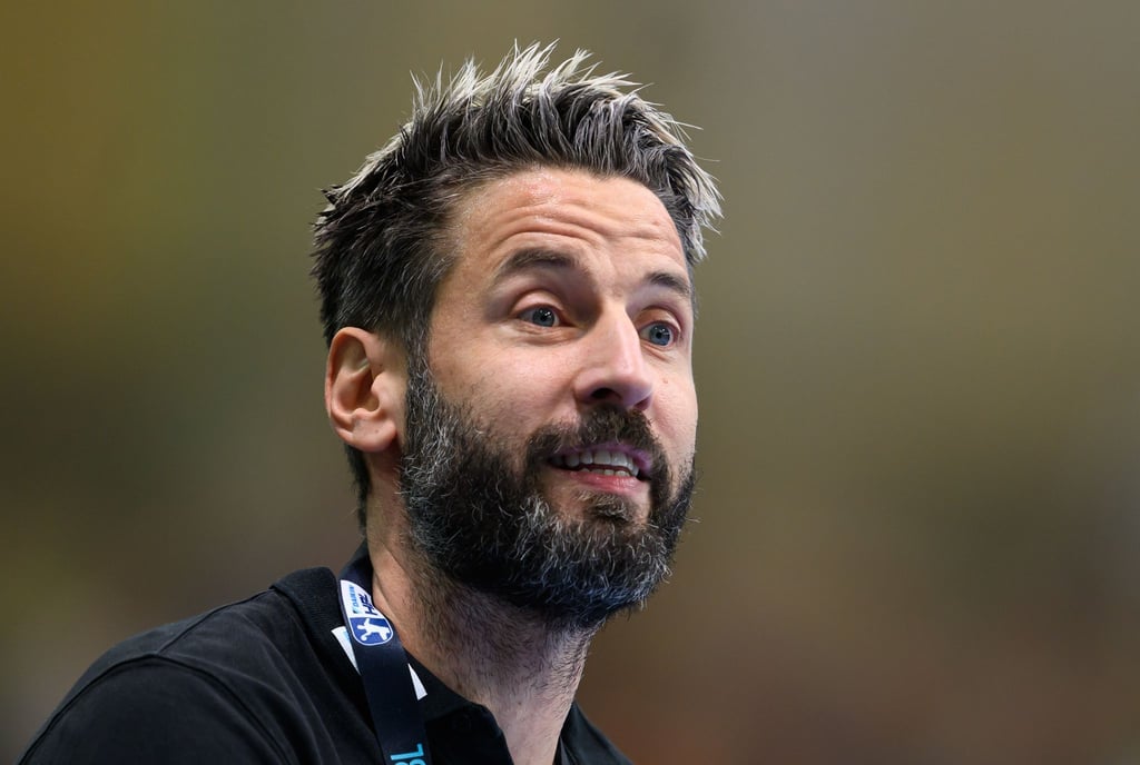 Bennet Wiegert feiert 10-jähriges Dienstjubiläum als Cheftrainer beim SC Magdeburg. (Archivbild)