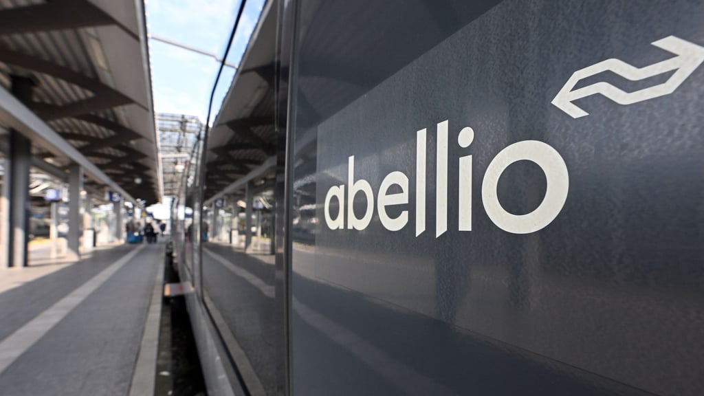 Für mehr Komfort und mehr Verlässlichkeit ist künftig ein neuer Zug im Saale-Thüringen-Südharz-Netz bei Abellio unterwegs. (Archivbild)