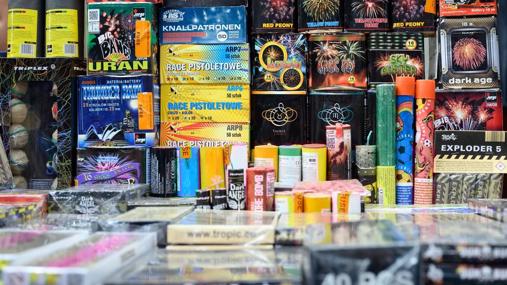 Die Berliner Polizei hat mehr 140.000 illegale Feuerwerkskörper beschlagnahmt. (Archivbild)