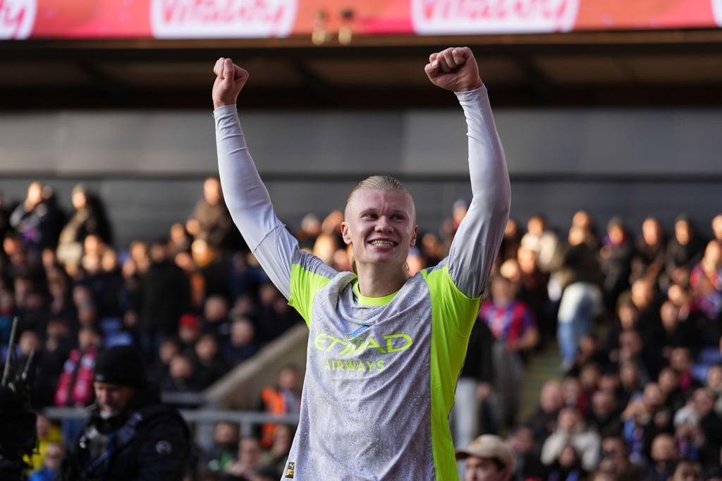 Erling Haaland traf bei Crystal Palace doppelt.
