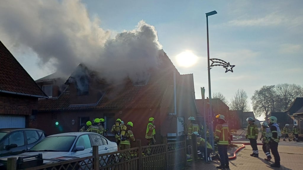 Bei einem Brand sind sechs Menschen verletzt worden.