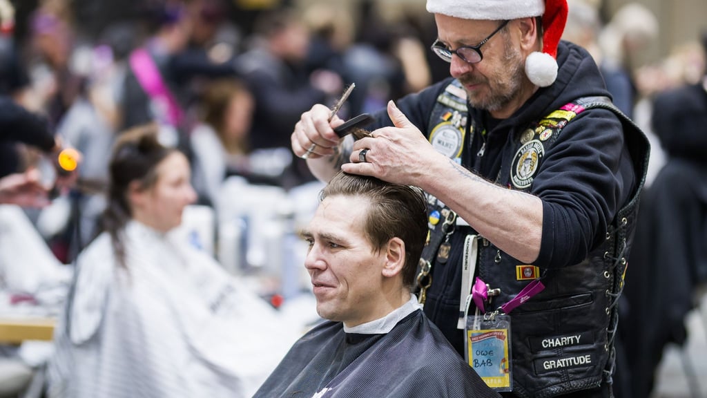Rund 400 Menschen erhielten einen neuen Haarschnitt.