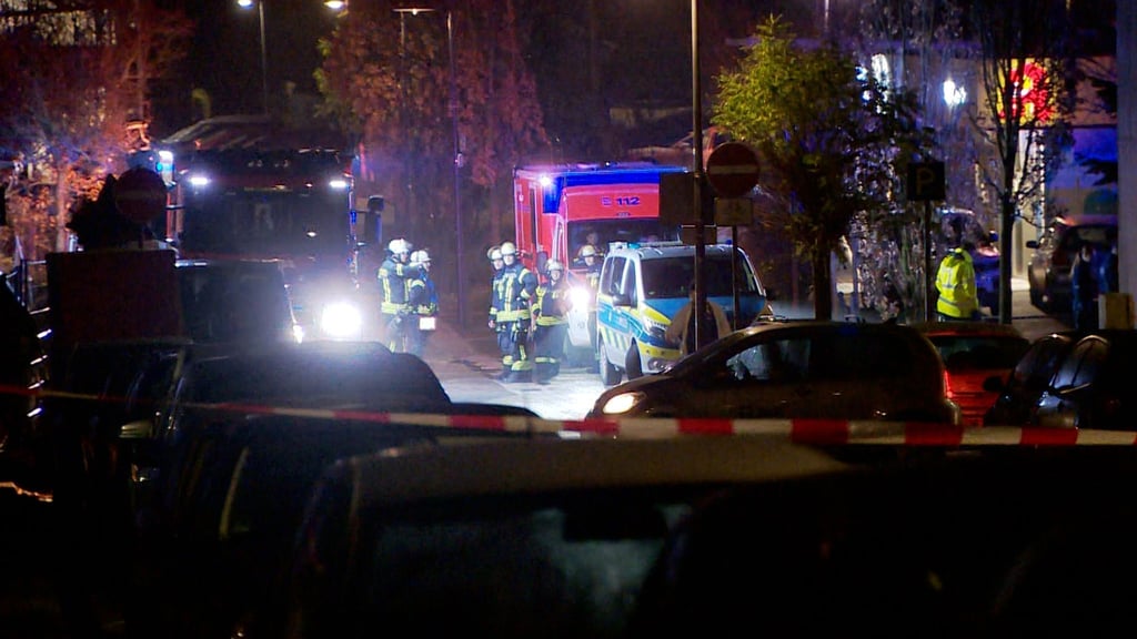 Am frühen Samstagmorgen rückten Einsatzkräfte wegen eines Messerangriffs aus - die Opfer kämpfen weiterhin mit den Folgen.