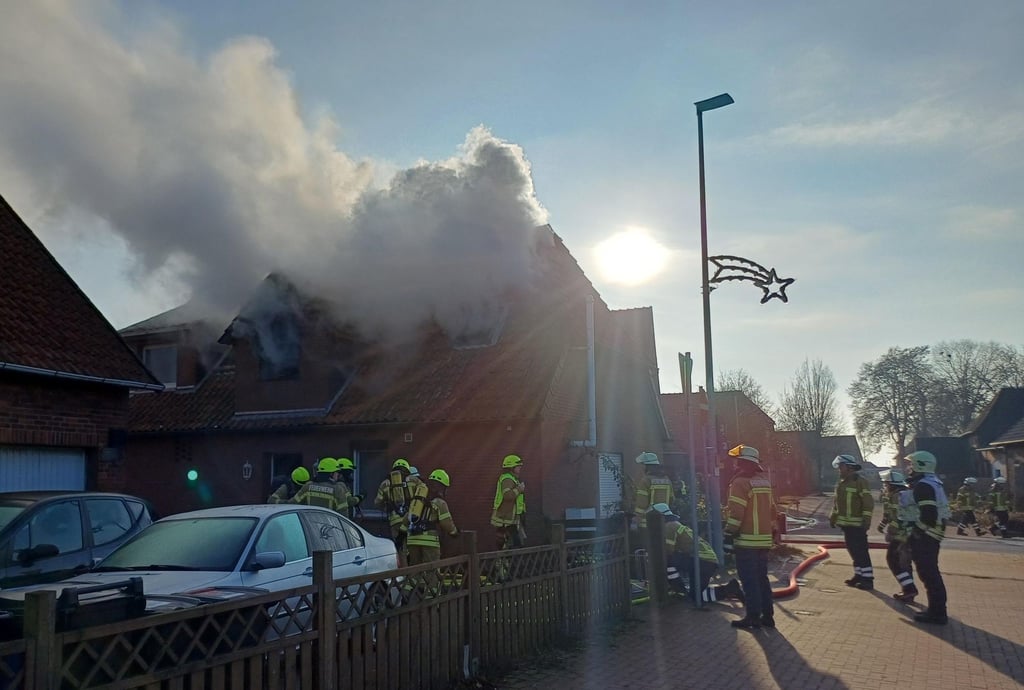 Bei einem Brand sind sechs Menschen verletzt worden.