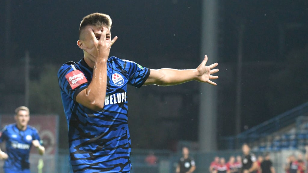 Kreativer Torjubel von Adriano Jagusic.