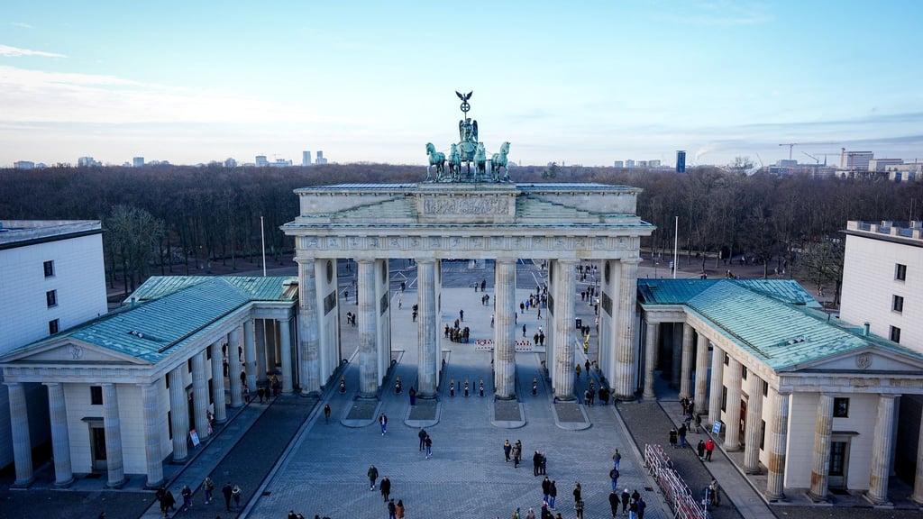Die S-Bahnlinien S1, S2 und S25 halten derzeit nicht am Brandenburger Tor.