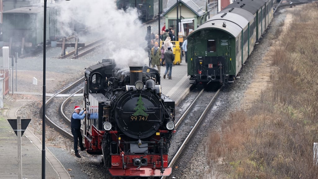 Die Lößnitzgrundbahn und die Weißeritztalbahn starten mit neuem Fahrplan.