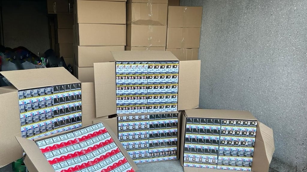 Der Zugriff erfolgte bereits in der vergangenen Woche als eine Observationseinheit des Zollfahndungsamts Essen die Auslieferung und Übergabe der Ware beobachtete.