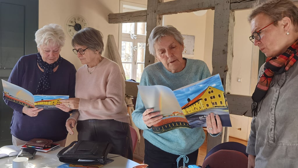 Im Frauenzentrum im Blankenburger Georgenhof gab es für die Frauen der Montagsrunde zuletzt einiges Überraschende über den Georgenhof zu erfahren. 