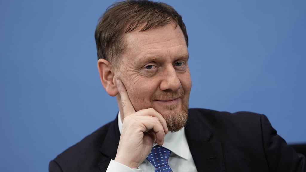 Sachsens Ministerpräsident Michael Kretschmer hält seine Minderheitsregierung mit der SPD für stabil. (Archivbild)