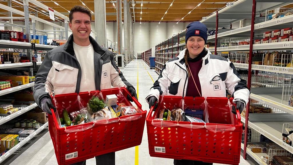Lucas Ellinghaus und Daniela Dreißig haben den Start vom Online-Supermarkt Picnic in Kabelsketal begleitet.