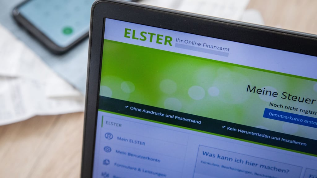 Papierkram nur noch auf Wunsch: Ab 2027 sollen Steuerbescheide voraussichtlich standardmäßig digital kommen.