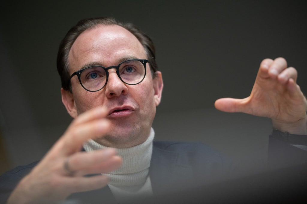 BVG-Chef Henrik Falk will im Frühjahr weitere U-Bahnen bestellen. (Archivbild)