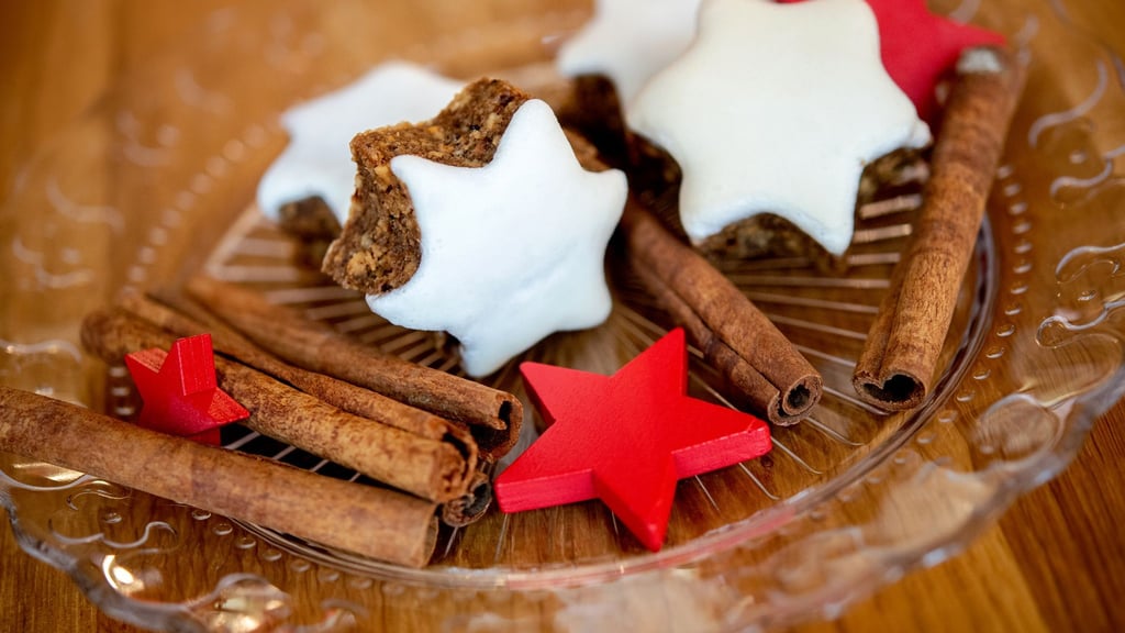 Wir verbinden den Geruch und Geschmack von Lebkuchen, Glühwein und Zimtsternen mit Weihnachten, weil es diese traditionell zu der Zeit bei uns gibt. (Symbolbild)