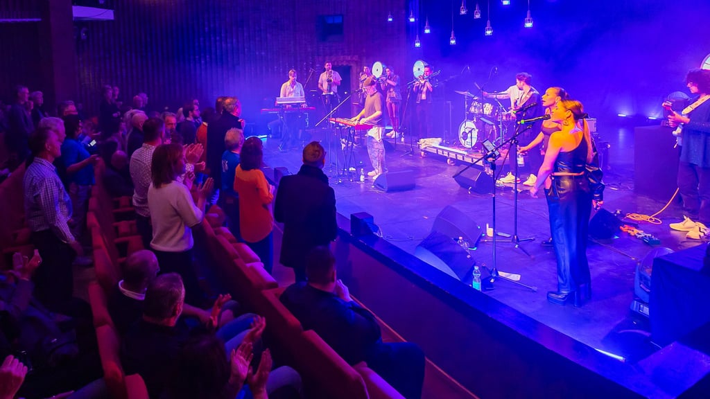 Auch 2026 soll die Halberstädter Jazznacht das Publikum mitreißen, so wie dieses Jahr, hier ein Foto vom Auftritt der Phil-Lassiter-Band.