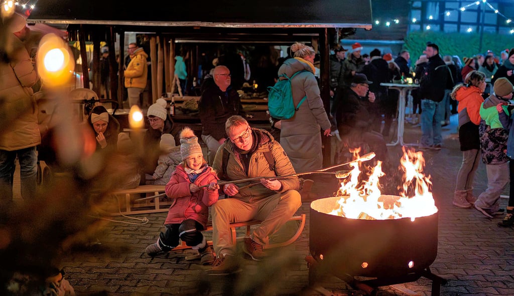 Gemütlich und besinnlich ging es am Samstagnachmittag auf dem Geußnitzer Weihnachtsmarkt in der Nähe der Kirche zu.
