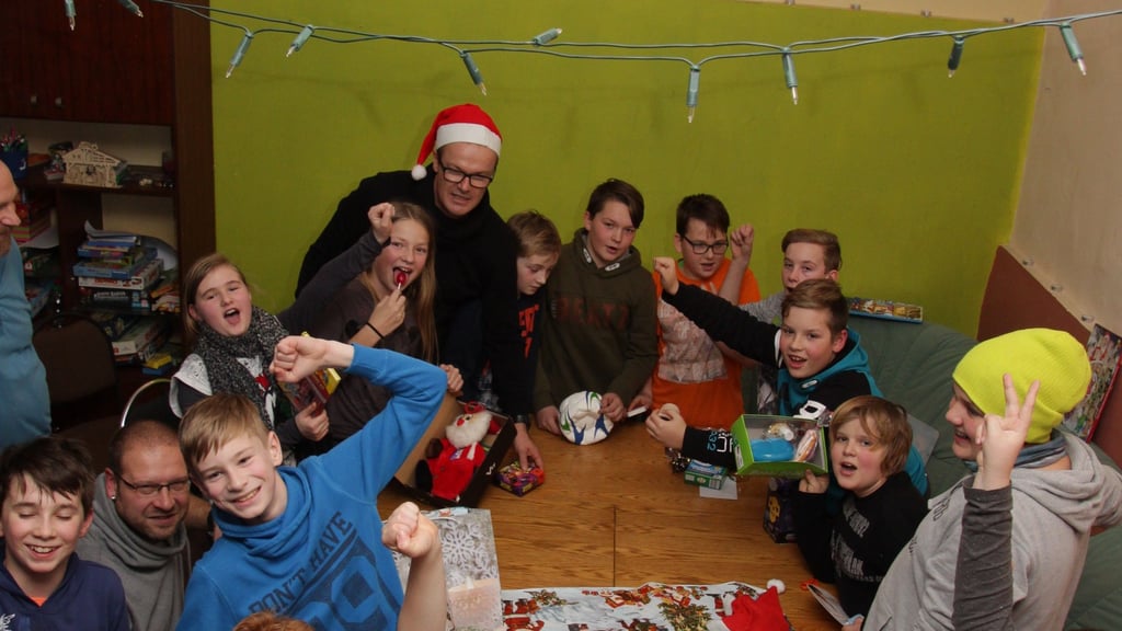 Gemeindesozialarbeiter Steffen Niemann lädt Kinder und Jugendliche wieder zur Weihnachtsfete ein.