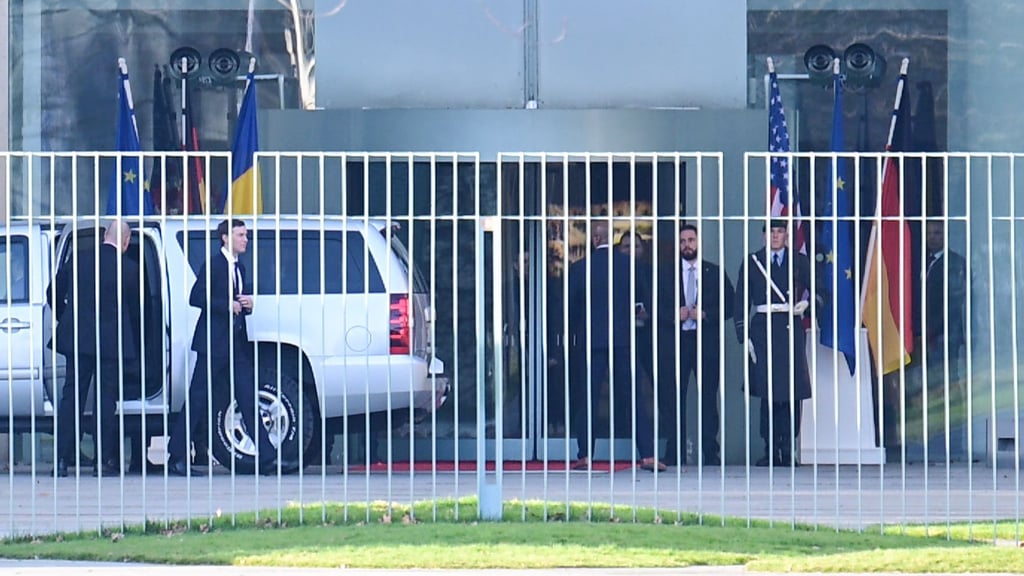 Zu den Beratungen traf unter anderem Jared Kushner, der Schwiegersohn von US-Präsident Donald Trump, am Kanzleramt ein.