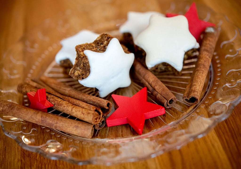 Wir verbinden den Geruch und Geschmack von Lebkuchen, Glühwein und Zimtsternen mit Weihnachten, weil es diese traditionell zu der Zeit bei uns gibt. (Symbolbild)