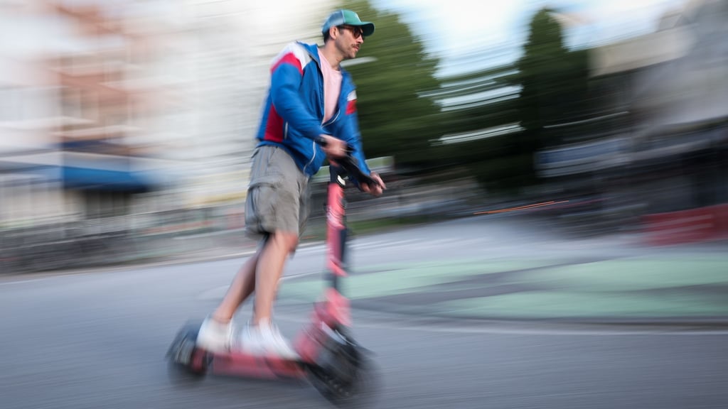 E-Scooter und andere Elektrokleinstfahrzeuge unterliegen in Deutschland klaren Regelungen. Die Polizei in Stendal gibt Hinweise für den Straßenverkehr.