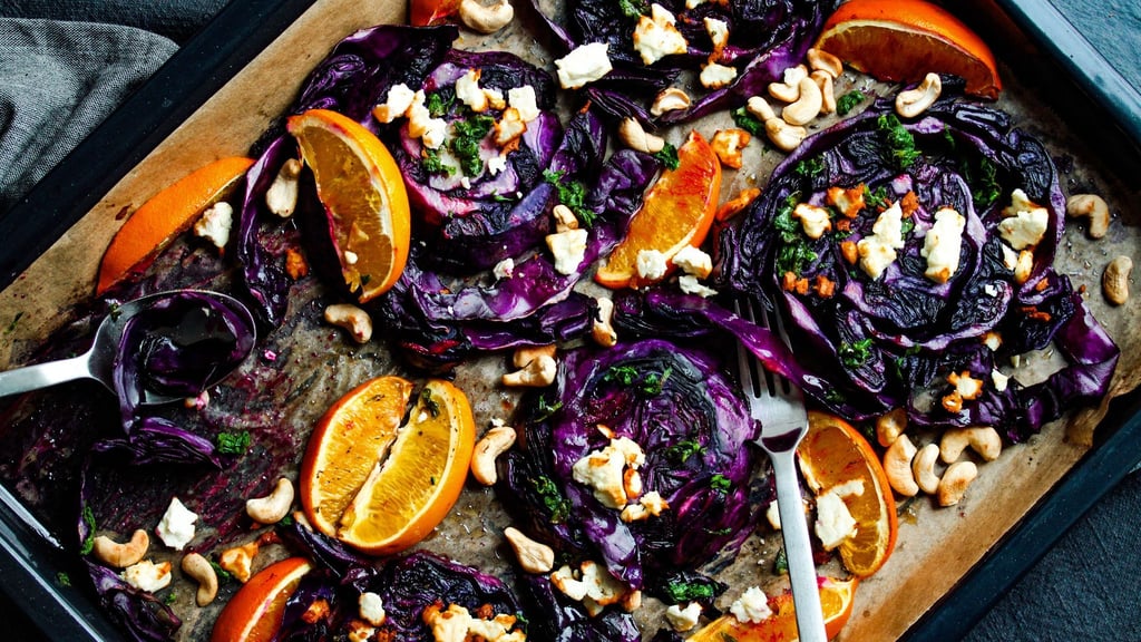 Bei einem ofengerösteten Rotkohl sorgen Orangen sowohl für eine fruchtige als auch säuerliche Note.