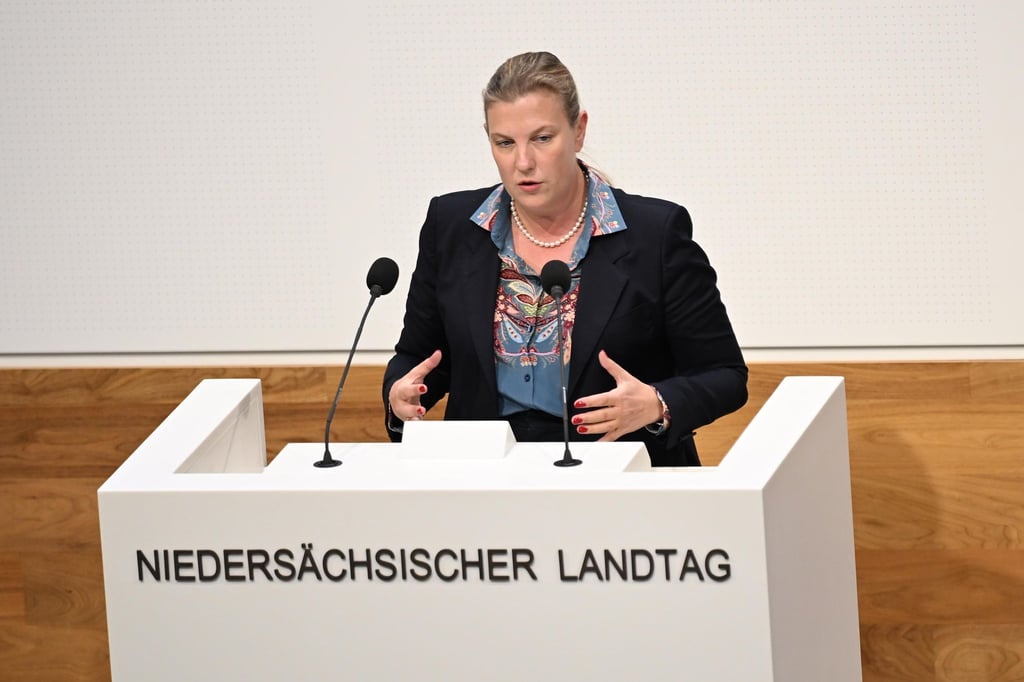 Mit dem neuen Gremium soll die demokratische Kontrolle des Verfassungsschutzes gestärkt werden, sagt CDU-Fraktionsmanagerin Hermann.