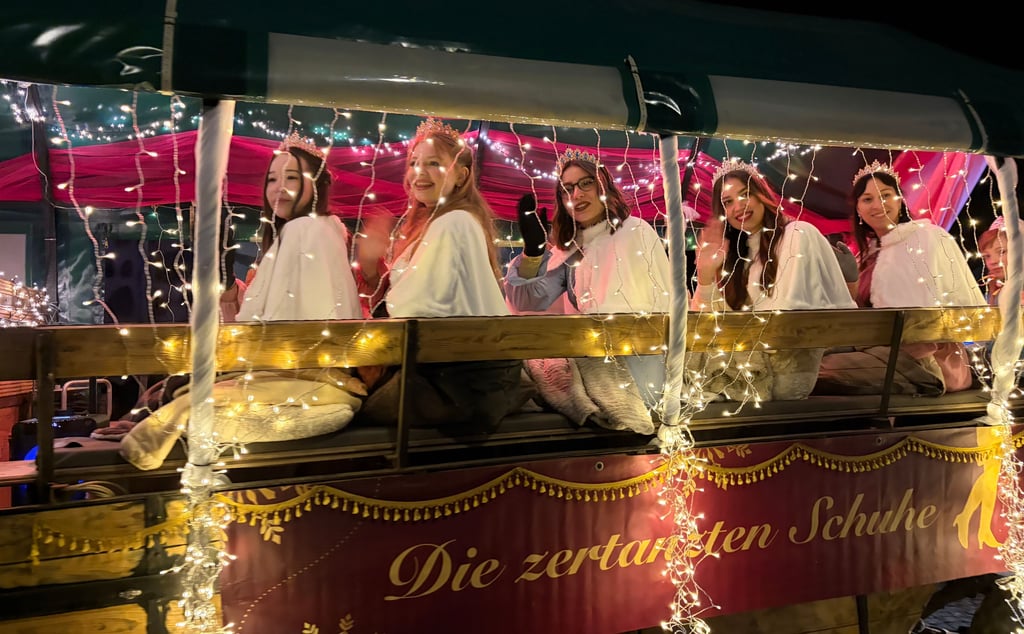 Die zertanzten Schuhe gehörten zu den Märchen, die dargestellt wurden.