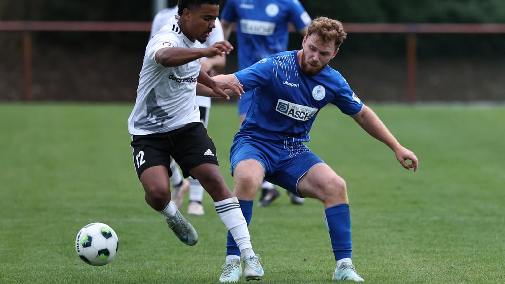 Ali Maarouf (r./hier gegen Westerhausen) hat sich in Dölau für eine starke Leistung belohnt.