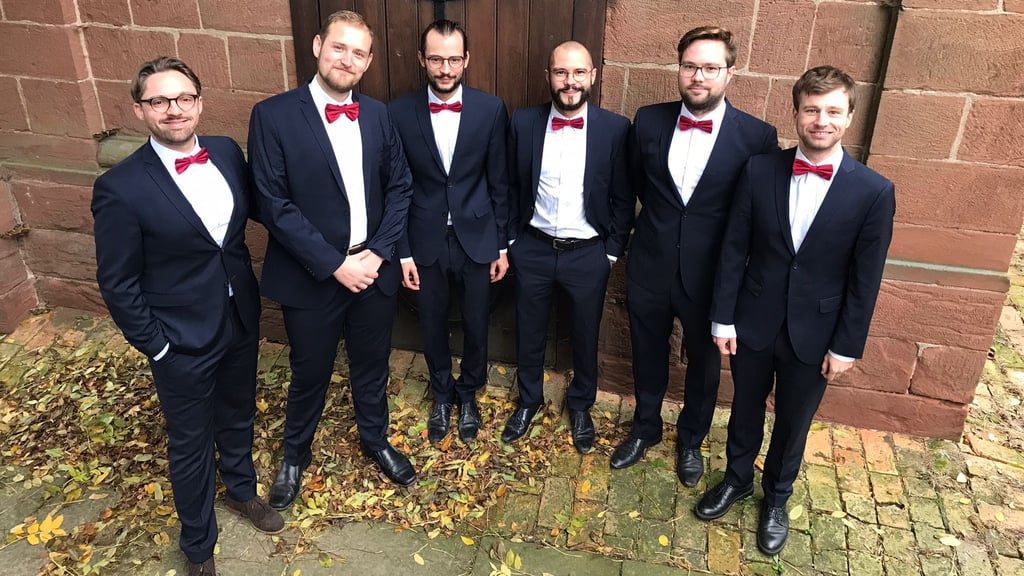 Das Ensemble KeinChor mit David Ostermann, Jakob Auer, Johannes und Lukas Doleschal,  Patrick Ostermann und Georg Pfeiffer (von links) singt seit 2013 zusammen.