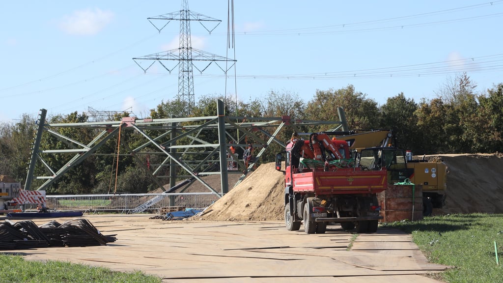 Während der Bau des „Suedostlinks“ voranschreitet, wird die Umsetzung des „Suedostlinks+„ bereits vorbereitet.