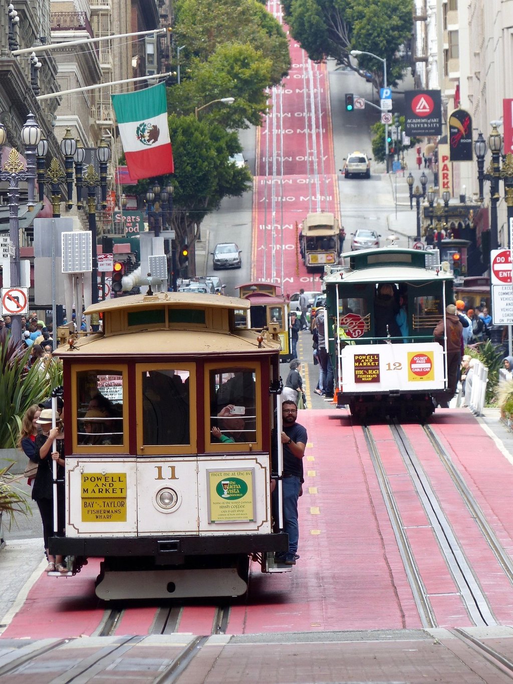 Seit über 150 Jahren fahren Cable Cars durch San Francisco. (Archivbild)