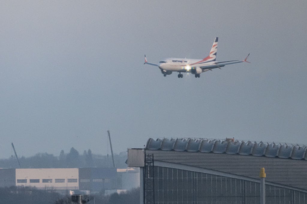 Die Chartermaschine mit den geflüchteten Afghaninnen und Afghanen an Bord landete am Morgen am Flughafen Berlin Brandenburg.