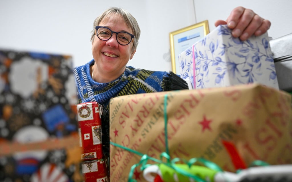 Die Päckchen sind für Obdachlose bestimmt, die Weihnachten im Franziskaner-Kloster feiern.
