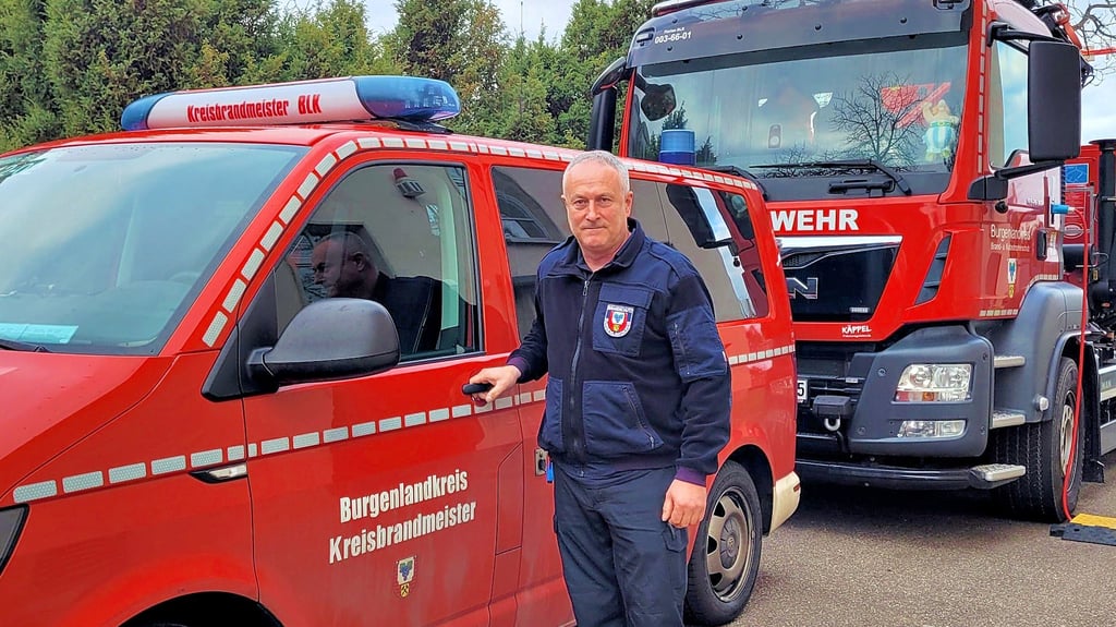 Mit seinem eigenen „Kreisbrandmeister-Gefährt“ ist Silvio Suchy schnell zu Einsätzen und Beratungen im gesamten Burgenlandkreis.