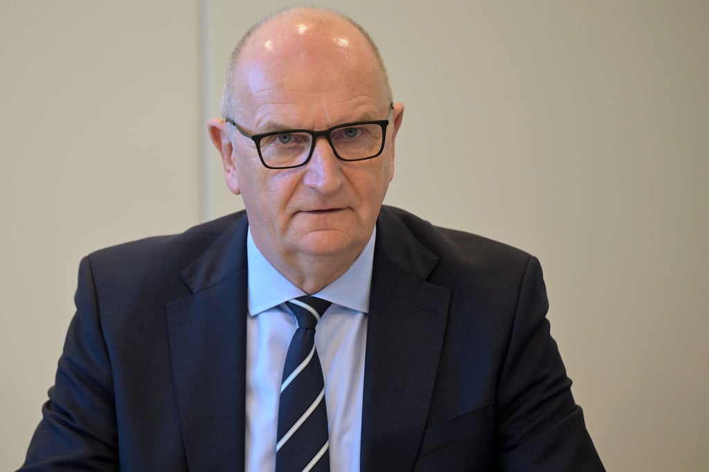 „Eine Minderheitsregierung bedeutet, bei jedem einzelnen Vorhaben erpressbar zu sein“, so der Ministerpräsident.