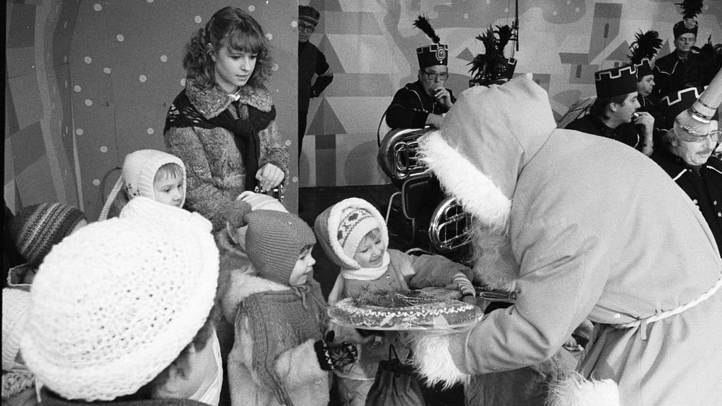 Für viele Ostdeutsche gehört ein bestimmtes Weihnachtsgefühl bis heute dazu. Da dürfen "Weihnachten in Familie" und Lametta nicht fehlen.