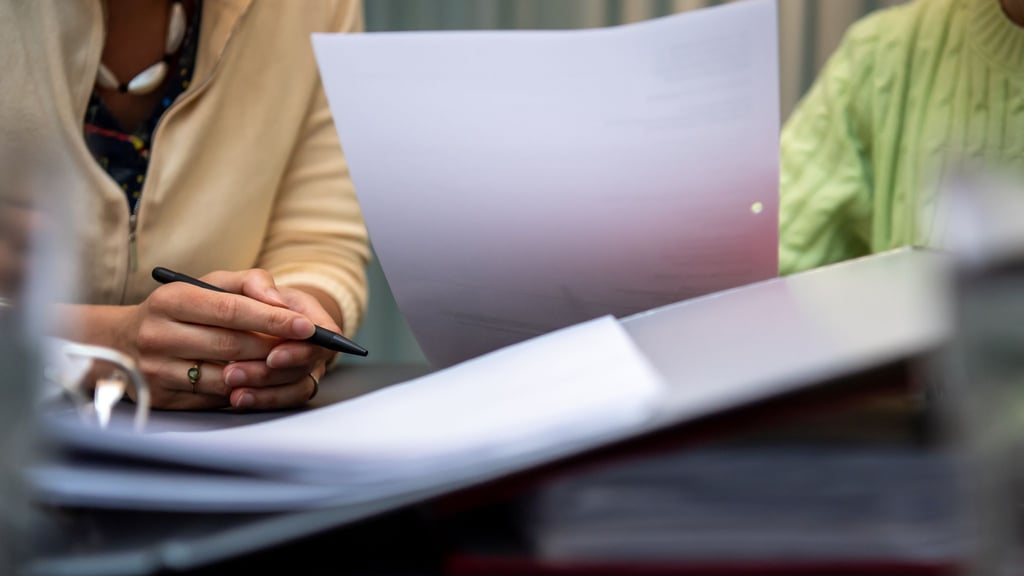 Schutz der Erbeninteressen: Nachlassgerichte müssen bei Genehmigungen prüfen, ob Maßnahmen den Interessen aller Erben entsprechen.