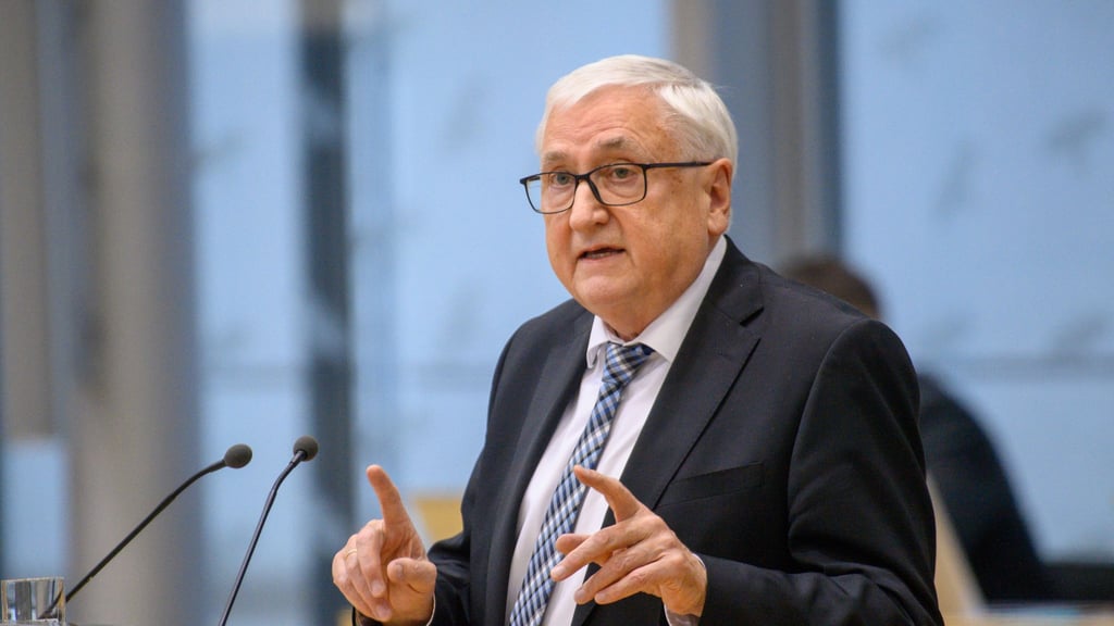 Verteidigt das Vorgehen des Landes: Finanzminister Michael Richter (CDU). (Archivbild)