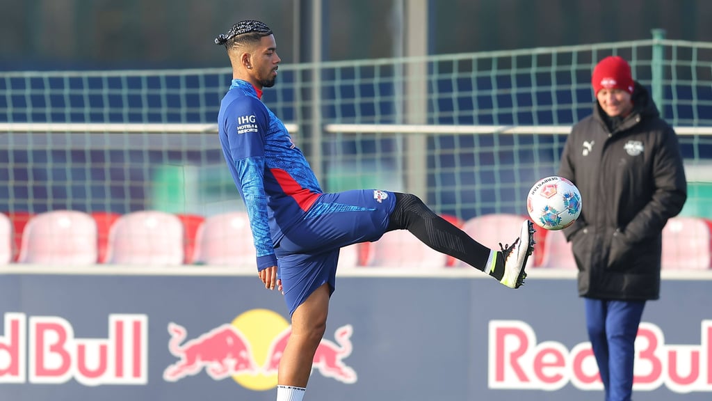 Das erste Mannschaftstraining für RB-Profi Benjamin Henrichs seit einem Jahr