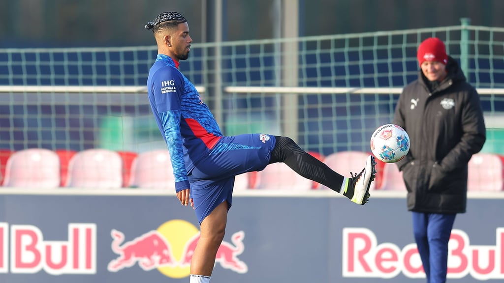 Das erste Mannschaftstraining für RB-Profi Benjamin Henrichs seit einem Jahr